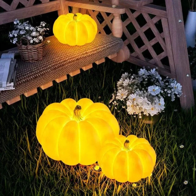Indoor & Outdoor Waterproof Pumpkin Lantern – IP65 Resin Lantern with Warm LED Glow & Rechargeable Battery (6–10 hr Runtime)