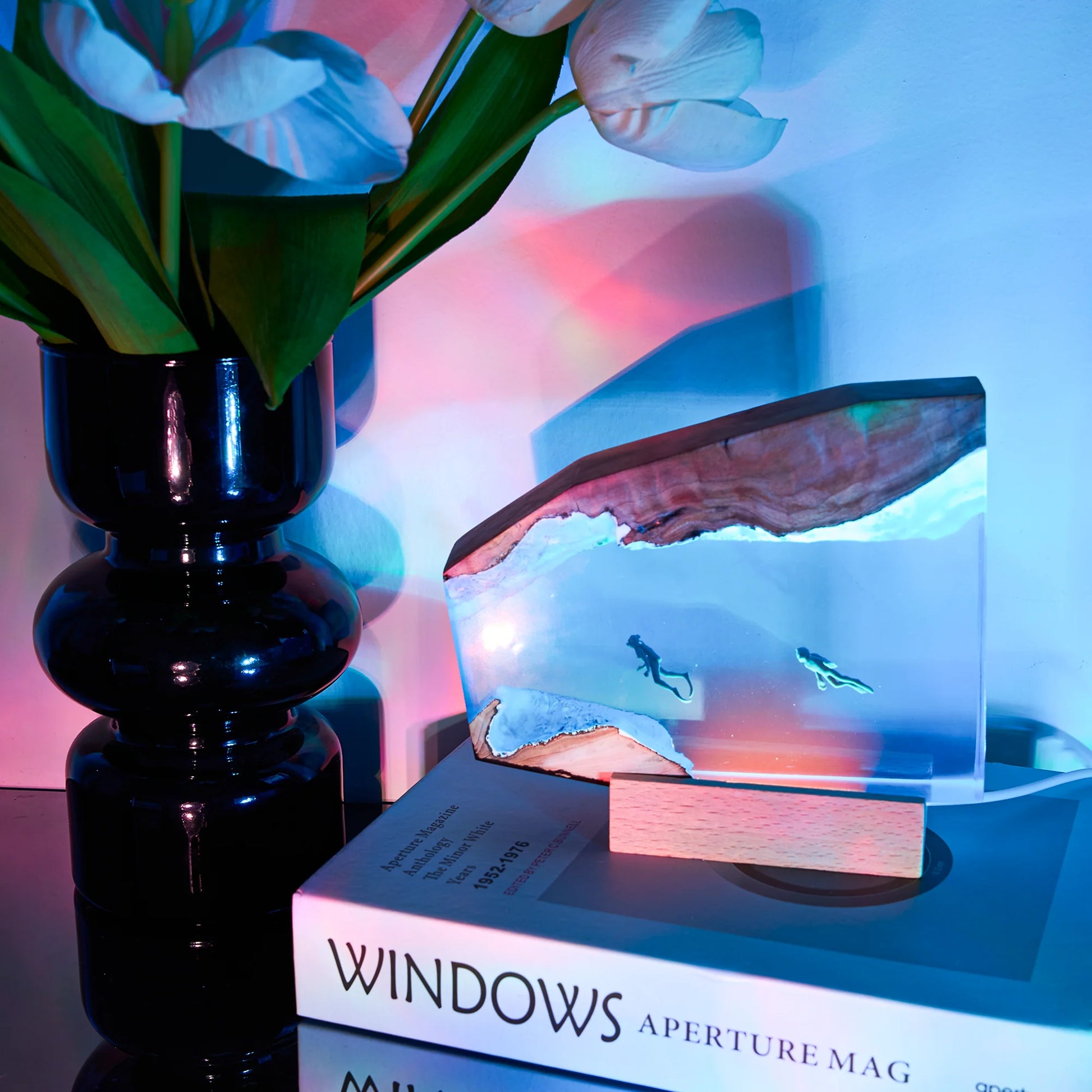 Resin Ocean World Lamp – Handcrafted Underwater Scene Night Light with USB Power & Diver/Shipwreck Designs