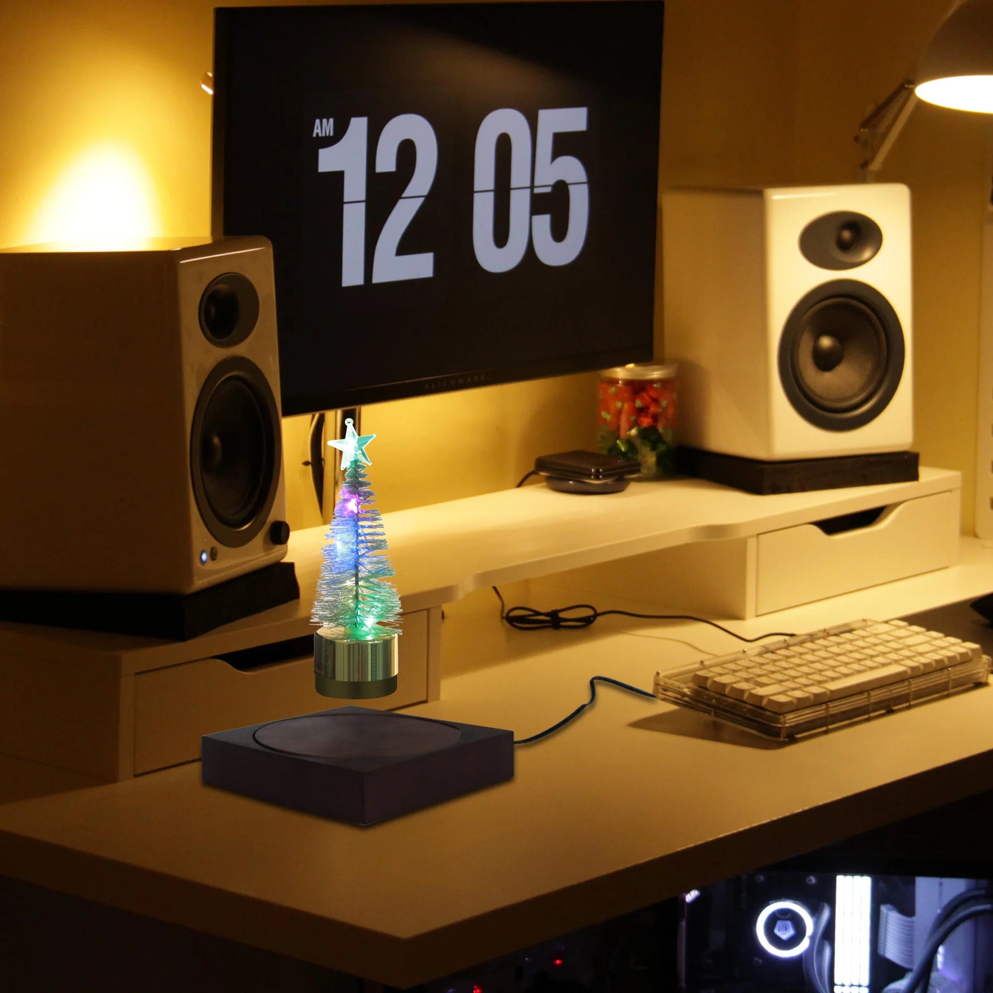 Levitation Christmas Tree Lamp – Magnetic Floating LED Tree with 360° Rotation & Warm Light for Unique Holiday Decor